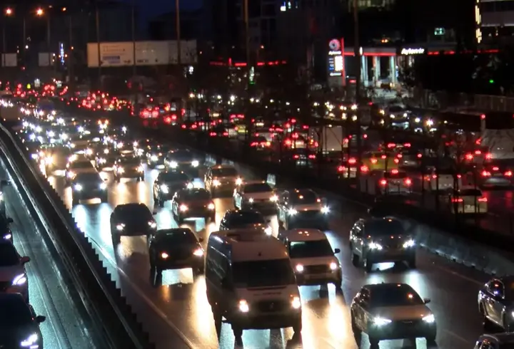 Megakent kilit: Trafik yoğunluğu yüzde 90'a ulaştı