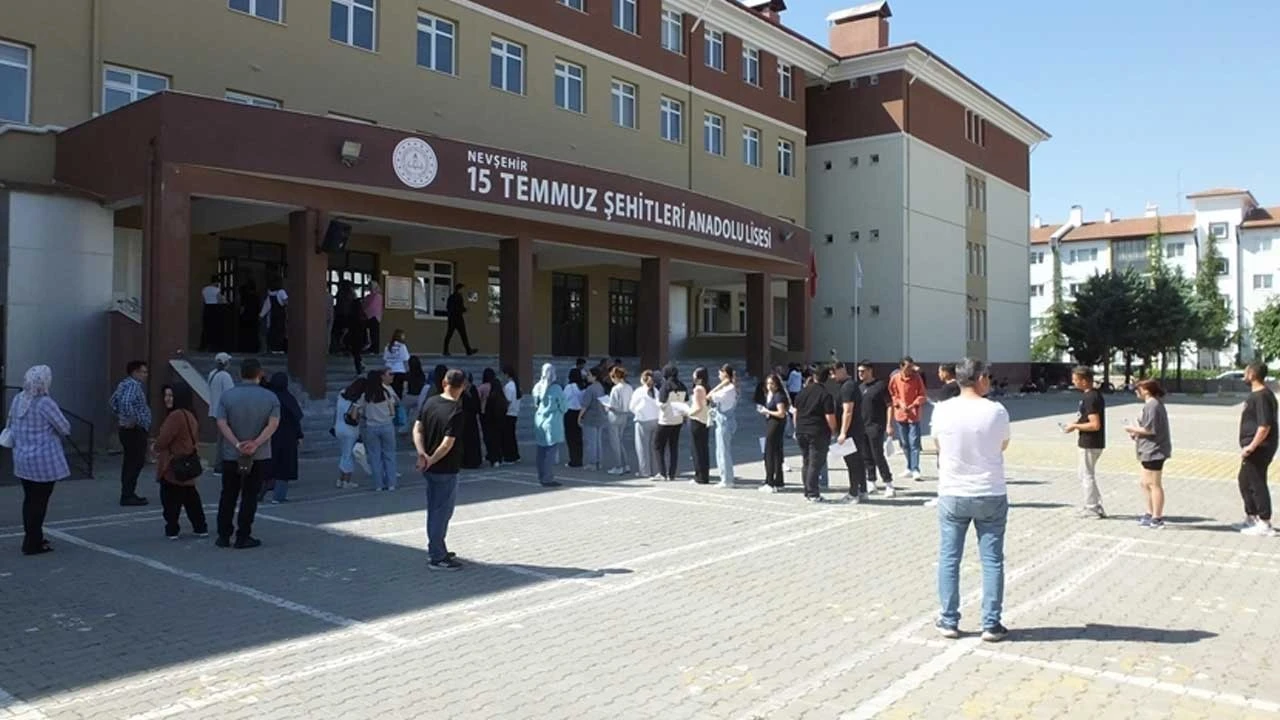YKS 2025: AYT - YDT saat kaçta başlıyor, kaçta bitiyor? YKS kaçta bitecek?