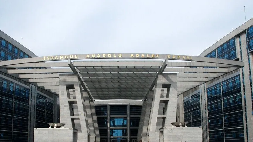İstanbul merkezli "şike" operasyonunda yakalanan 82 zanlı adliyede
