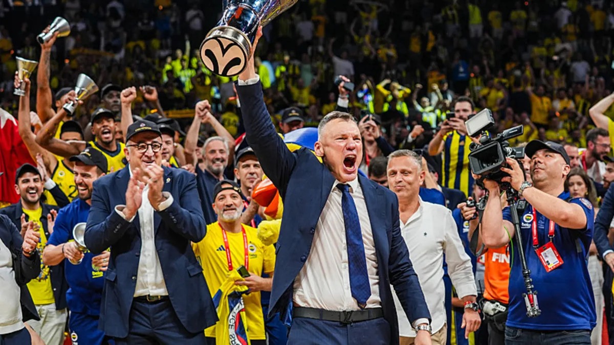Fenerbahçe Beko'nun şampiyonluğu dış basında: Bozguna uğrattı