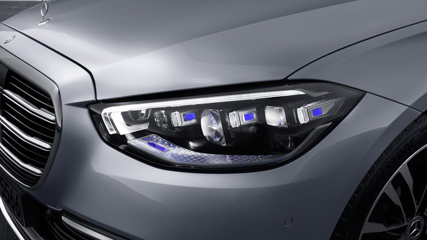 Mercedes-Benz artık far üretiminde yapıştırıcı kullanılmayacak: Peki neden?