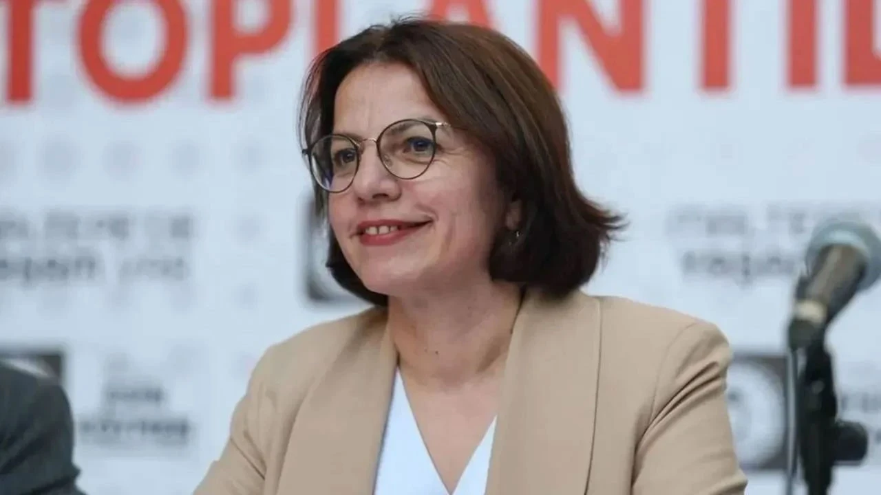 Maltepe Belediye Başkanı Esin Köymen, Yeni Parti'ye Geçti