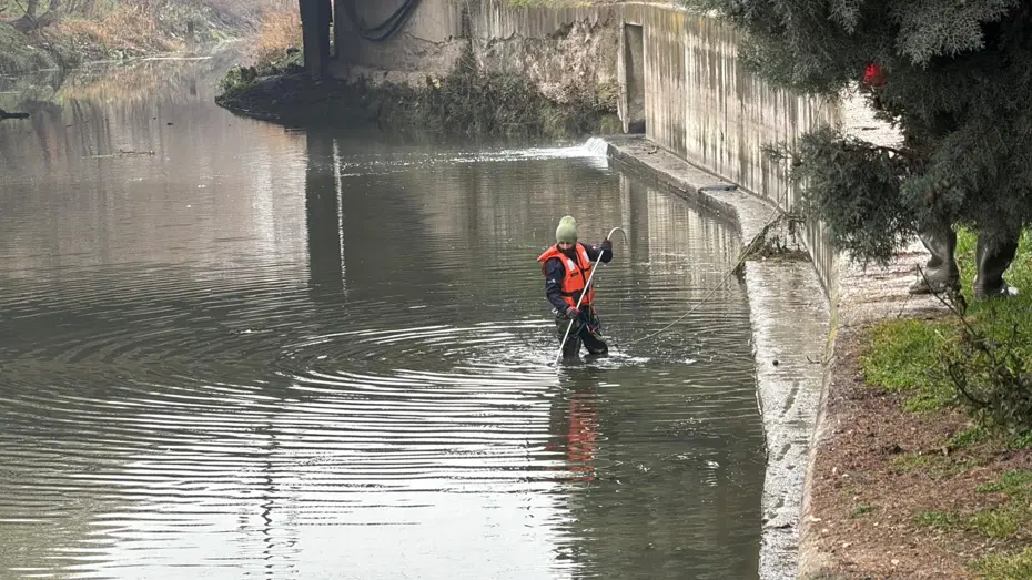 Kayıp öğretmen Porsuk Çayı'nda aranıyor