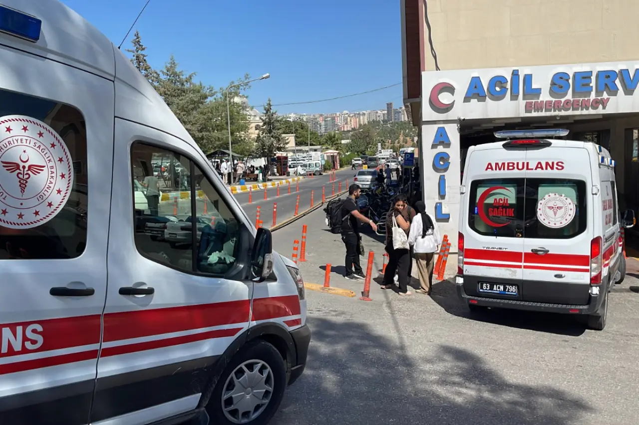Şanlıurfa'da Okul Pansiyonunda Zehirlenme Şüphesi: 30 Öğrenci Hastaneye Kaldırıldı