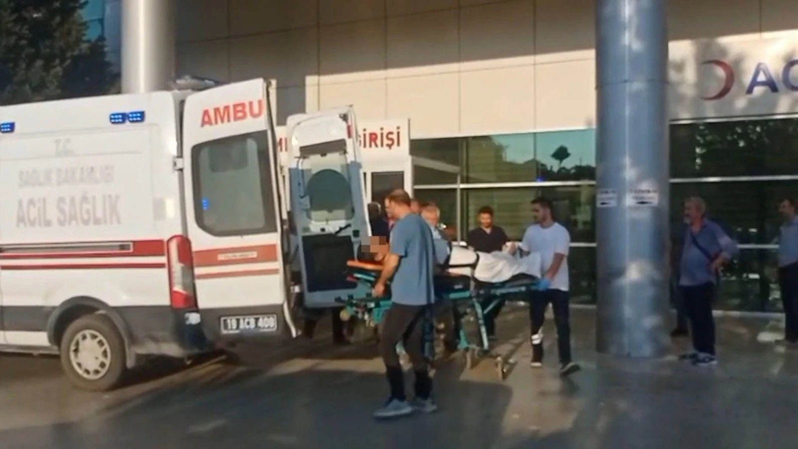 Çorum'da evinin önünde pompalı tüfekli saldırıya uğrayan kişi ağır yaralandı