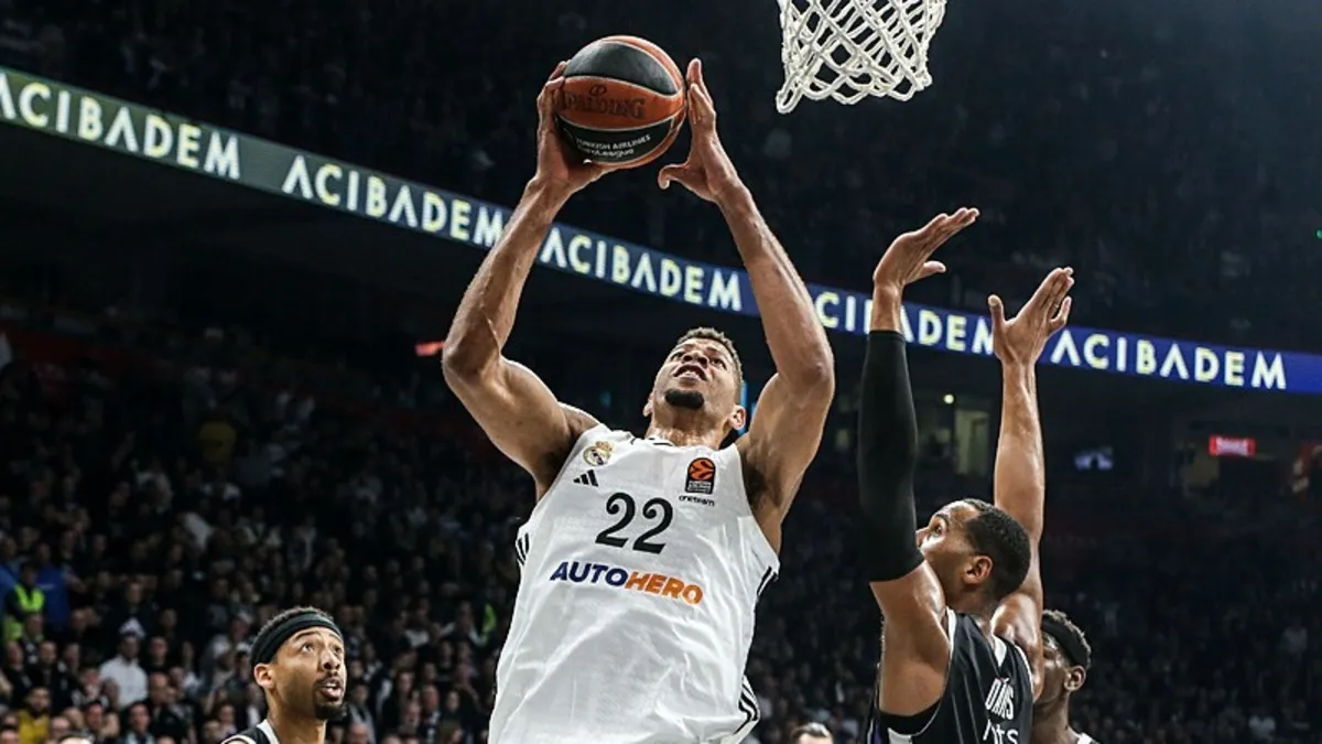 THY EuroLeague'de mart-nisan aylarının MVP'si Walter Tavares