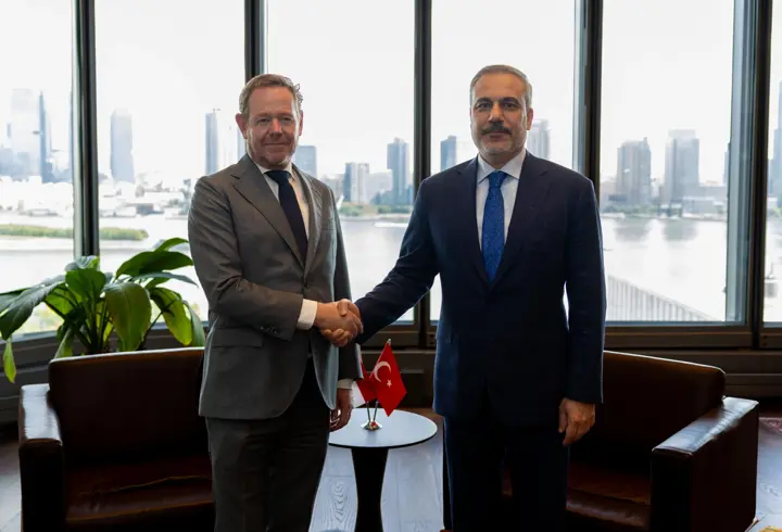 Bakan Fidan, Hollandalı mevkidaşı ile bir araya geldi