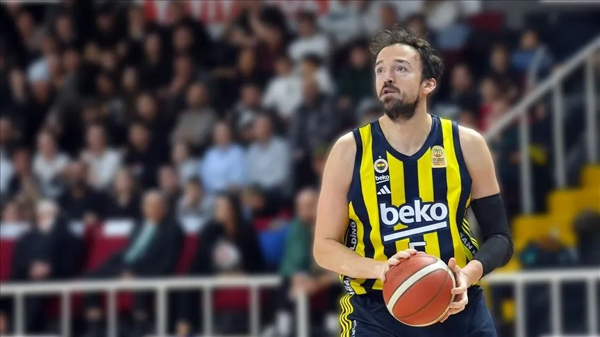Fenerbahçe Beko oyuncusu Sertaç Şanlı'da birinci evre kas yaralanması tespit edildi