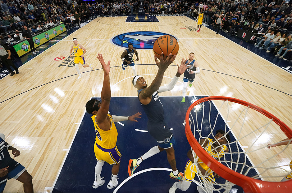 Minnesota Timberwolves, Los Angeles Lakers'ı yenerek seride öne geçti