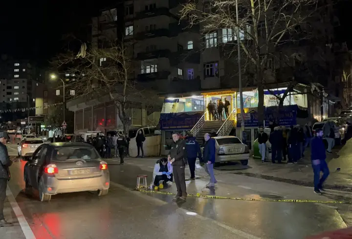 Bursa'da kahvehane çıkışı silahlı saldırı: 2 yaralı