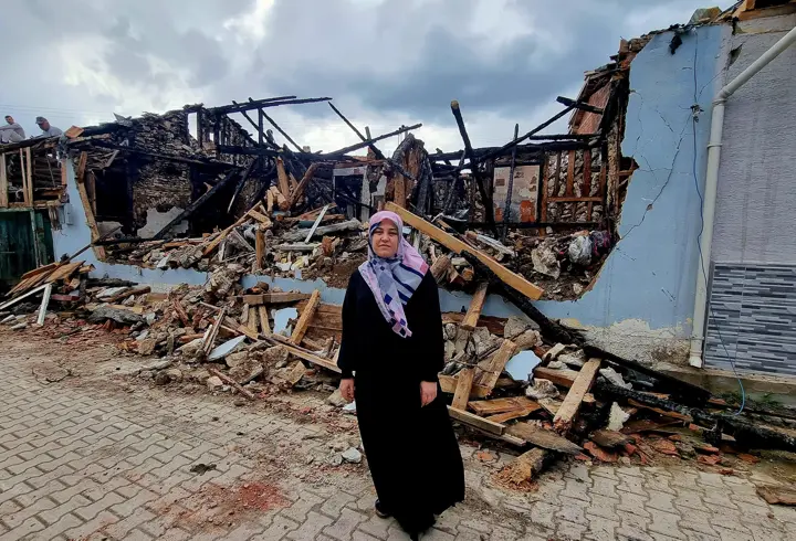 Evi yanan kadın: Evim 1 saat içinde yandı, bir şey yapamadık