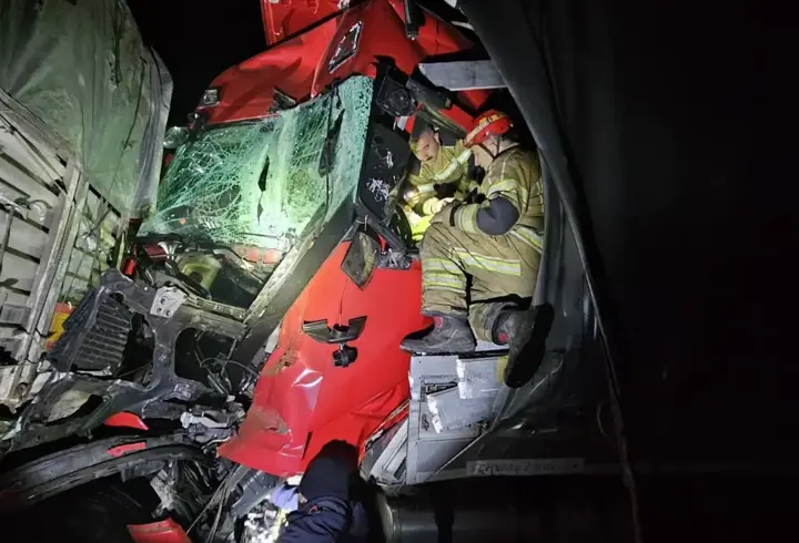 Bursa'da 2 TIR çarpıştı: 1 ölü