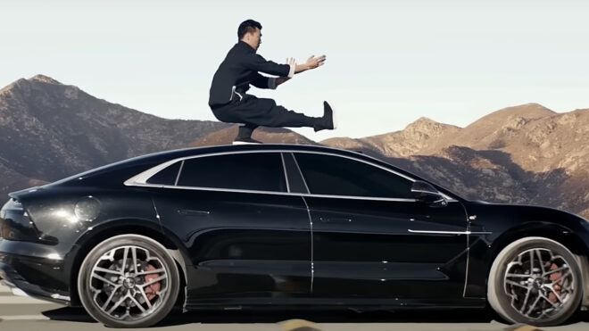 BYD YangWang U7’nin etkileyici süspansiyon sistemini gösteren ilginç bir video paylaşıldı