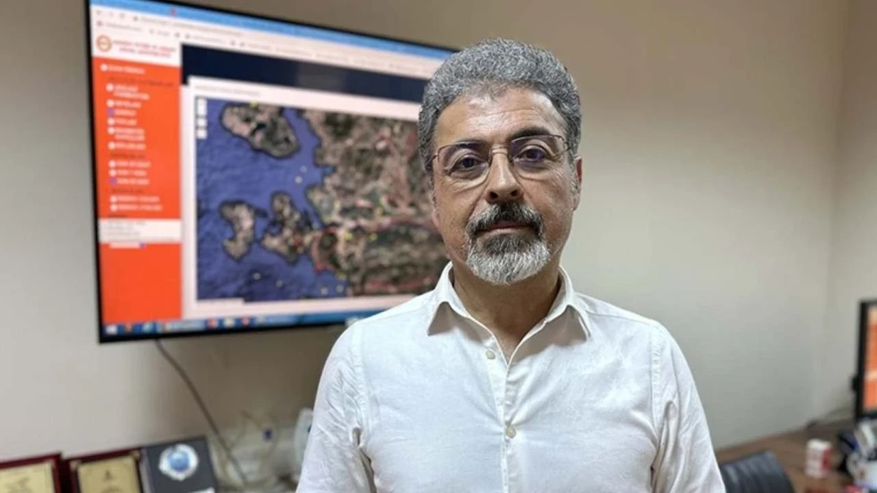 Hatay'daki 4,2 büyüklüğündeki deprem korkuttu! Prof. Dr. Sözbilir 'devam edecek' diyerek açıkladı
