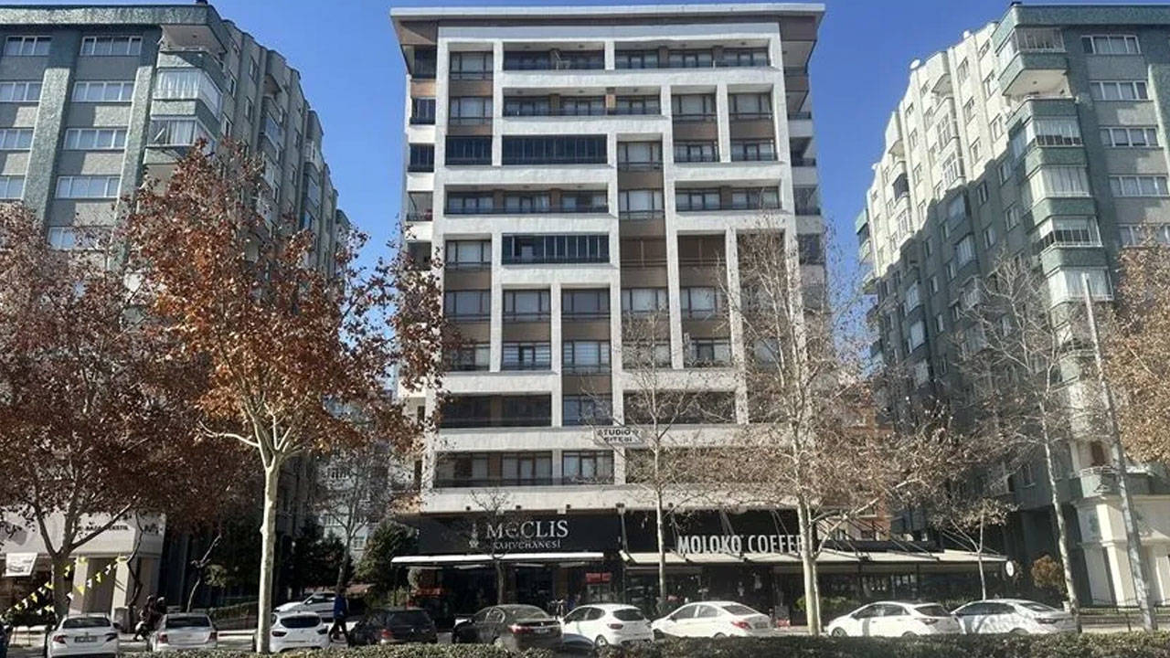 1 Yıl 10 Aydır Bilirkişi Raporu Bekleniyor: Zümrüt Apartmanı Ailelerinden Tepki