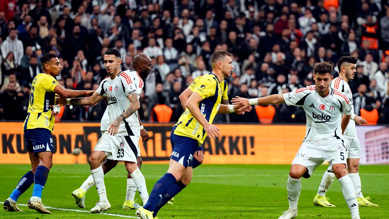 Fenerbahçe ile Beşiktaş arasında 15 milyar TL'lik derbi