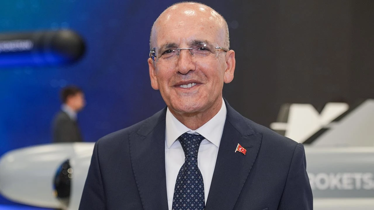 Bakan Şimşek IDEF 2025'te konuştu: Türkiye'nin geleceği çok parlak