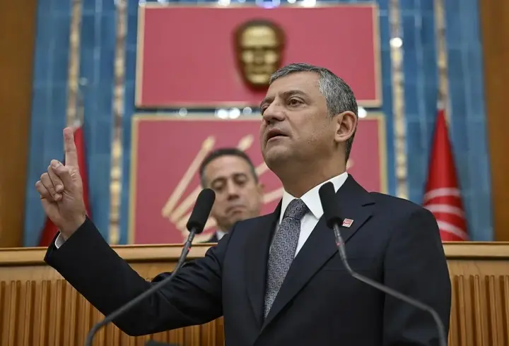 CHP'de son bir yılda 3'üncü kurultay: Özgür Özel kimlerin üstünü çizecek?
