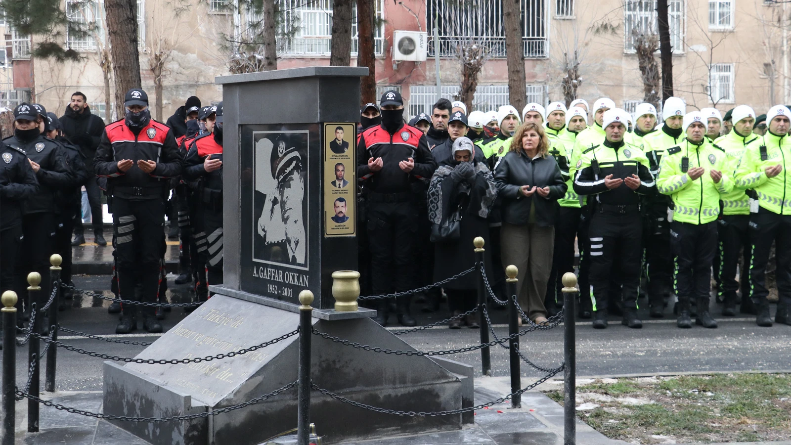 Şehit Emniyet Müdürü Gaffar Okkan ve 5 mesai arkadaşı Diyarbakır’da anıldı
