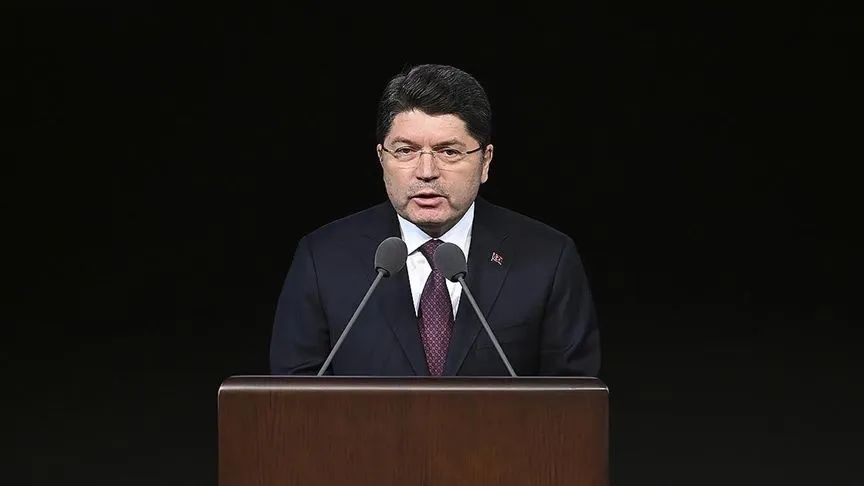 Adalet Bakanı Tunç'tan "hukuk eğitimine" ilişkin açıklama