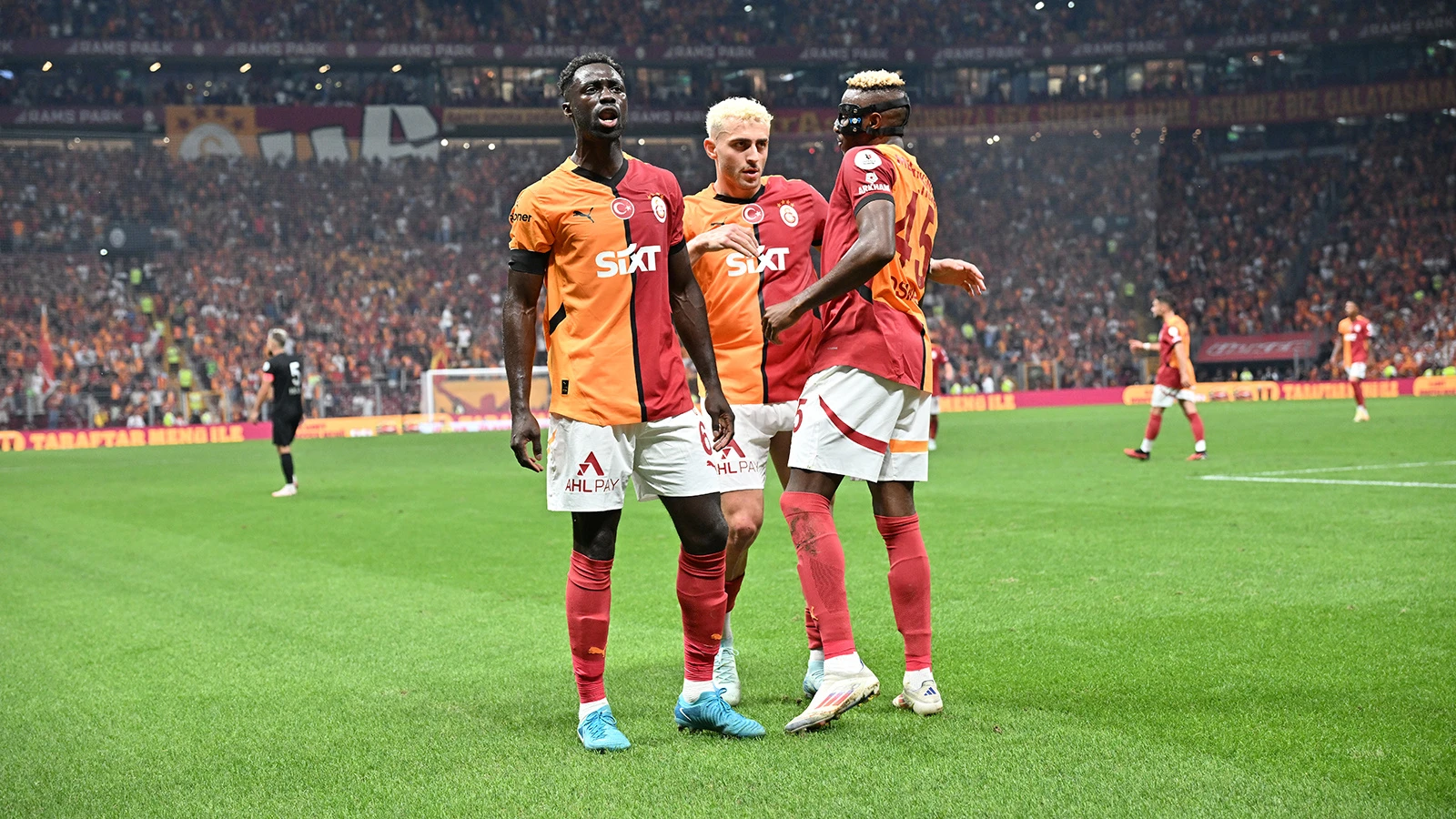 Serie A ekibi, Galatasaraylı Davinson Sanchez'e kanca attı