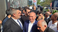 Gürsel Tekin, polis eşliğinde CHP İl Başkanlığı binasına girdi: 'Bu bina bizde'