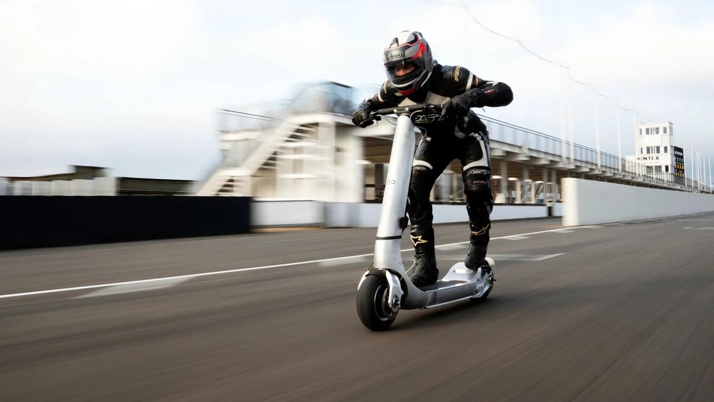 Bu elektrikli scooter 160 km/s hıza ulaşarak dünya rekoru kırmayı hedefliyor