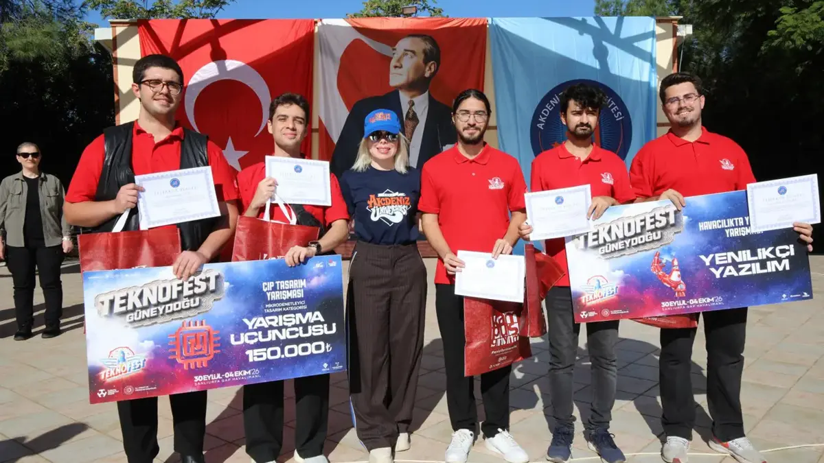 Akdeniz Üniversitesi'nde Öğrenci Toplulukları Tanıtım Günleri Düzenlendi