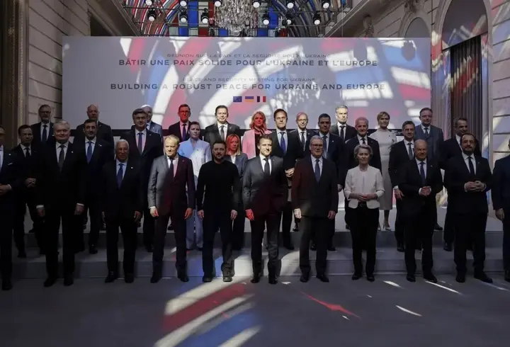 Fransa'da 'Ukrayna' zirvesi: 31 ülkenin liderleri bir araya geldi