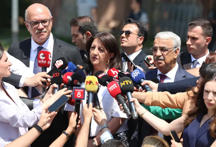 DEM Parti heyeti Bakan Tunç'u ziyaret etti