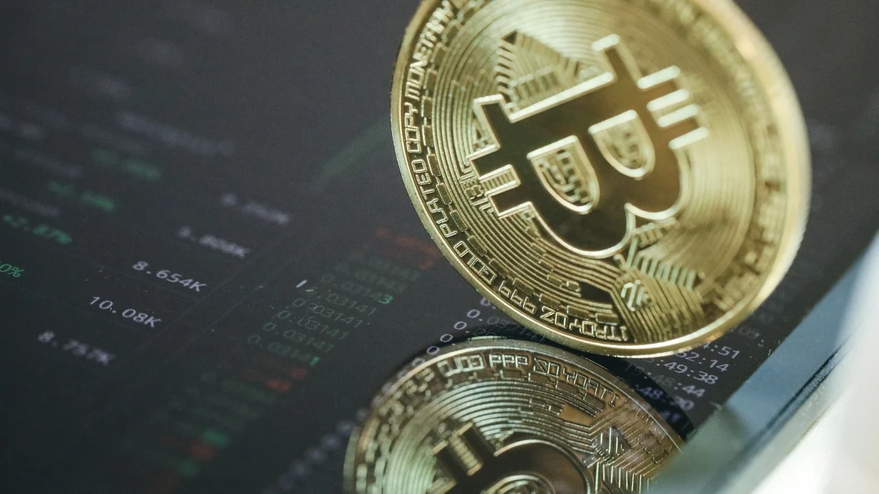 Sert satış sonrası toparlanma: Bitcoin'de gözler 75 bin seviyesinde