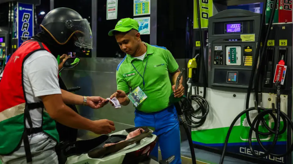 40 günlük petrol stoku kalan Filipinler'de acil durum ilan edildi