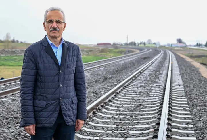 Bakan Uraloğlu: Başkentray banliyö hattını 12 kilometre uzatıyoruz
