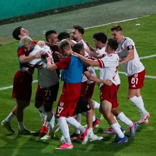 Karşıyaka İle Ayvalıkgücü Rövanş Sınavında