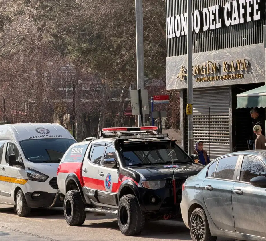 30 saniyede milyonluk soygun. Altınlarla kaçtılar