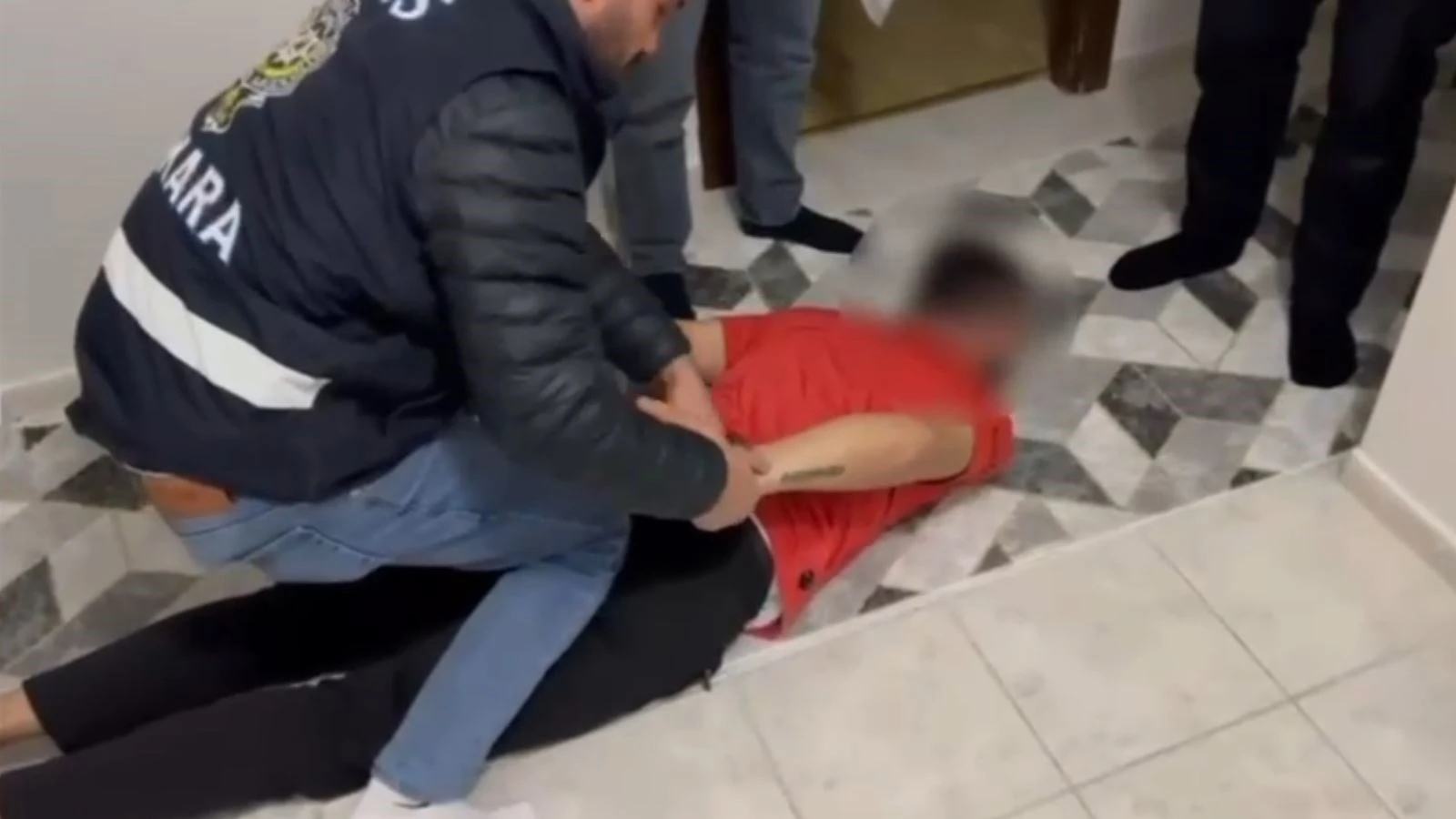 Ankara'da 'balkız' operasyonu: İlişki vaadiyle gasp yapan çete çökertildi