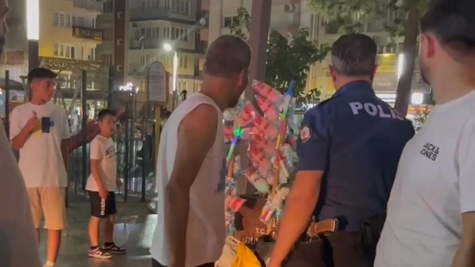 Aydın'daki 15 yaşındaki saldırgan pamuk şekerciyi bıçakladı