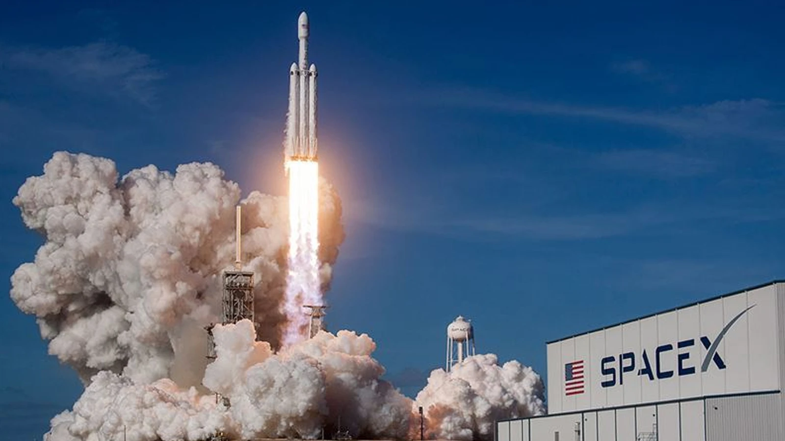 SpaceX’in 11’inci insanlı uzay uçuş görevi ertelendi