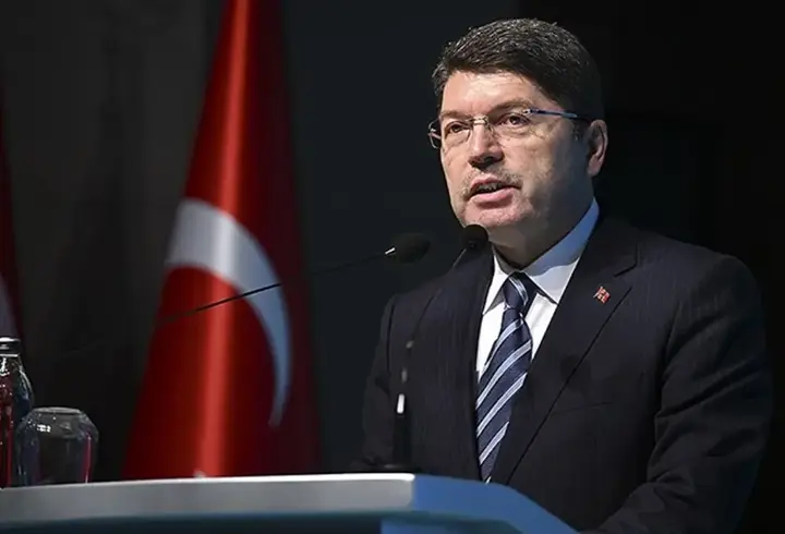 Bakan Tunç'tan Kocaeli'de çöken bina ile ilgili açıklama