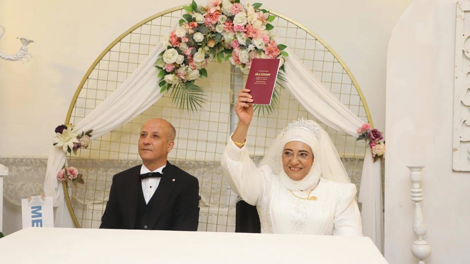 "Sevgi engel tanımaz" sözü yerini buldu: Manisa'da unutulmaz düğün