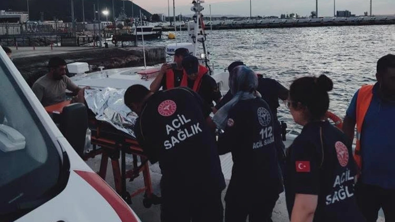 Feribotta intihar girişimi! Denize atlayan kadın yolcunun görüntüleri ortaya çıktı