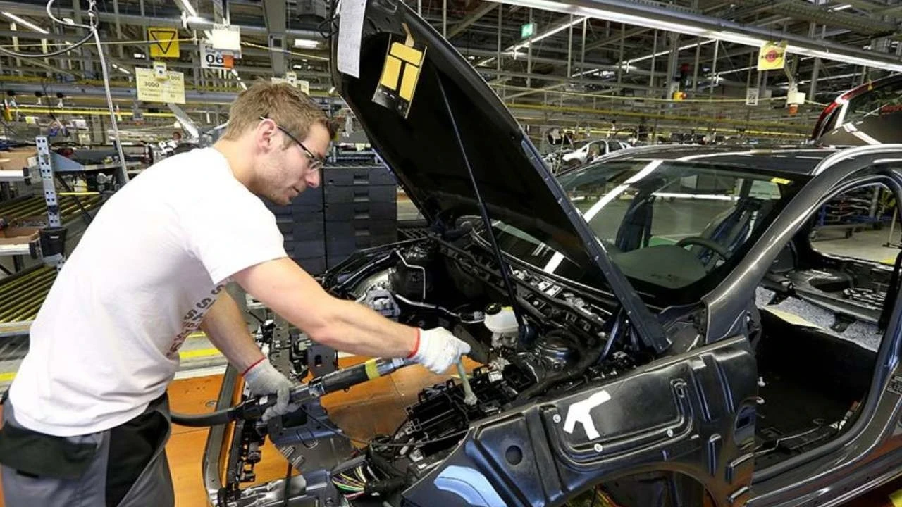 Ifo: Alman otomotiv sektöründe güven yeniden azaldı