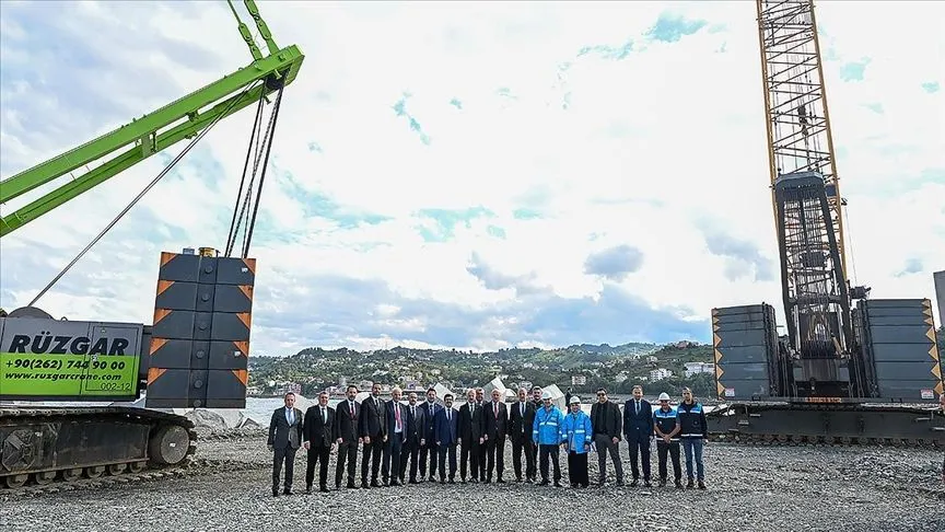 Bakan Uraloğlu İyidere Lojistik Limanı'nda incelemede bulundu