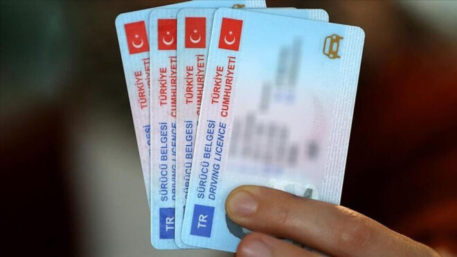 Eski tip ehliyetlerin yenilenme süresi son kez uzatıldı