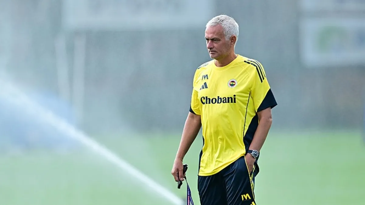 Fenerbahçe transferde hız kesmiyor! Jankovic sonrası bir bomba daha