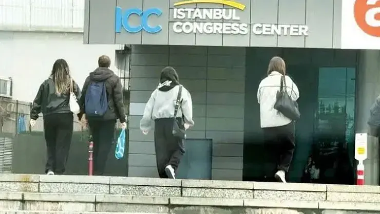 İstanbul'daki Konserde 2 Kişi Hayatını Kaybetmişti! Vali Gül Ölüm Nedenini Açıkladı