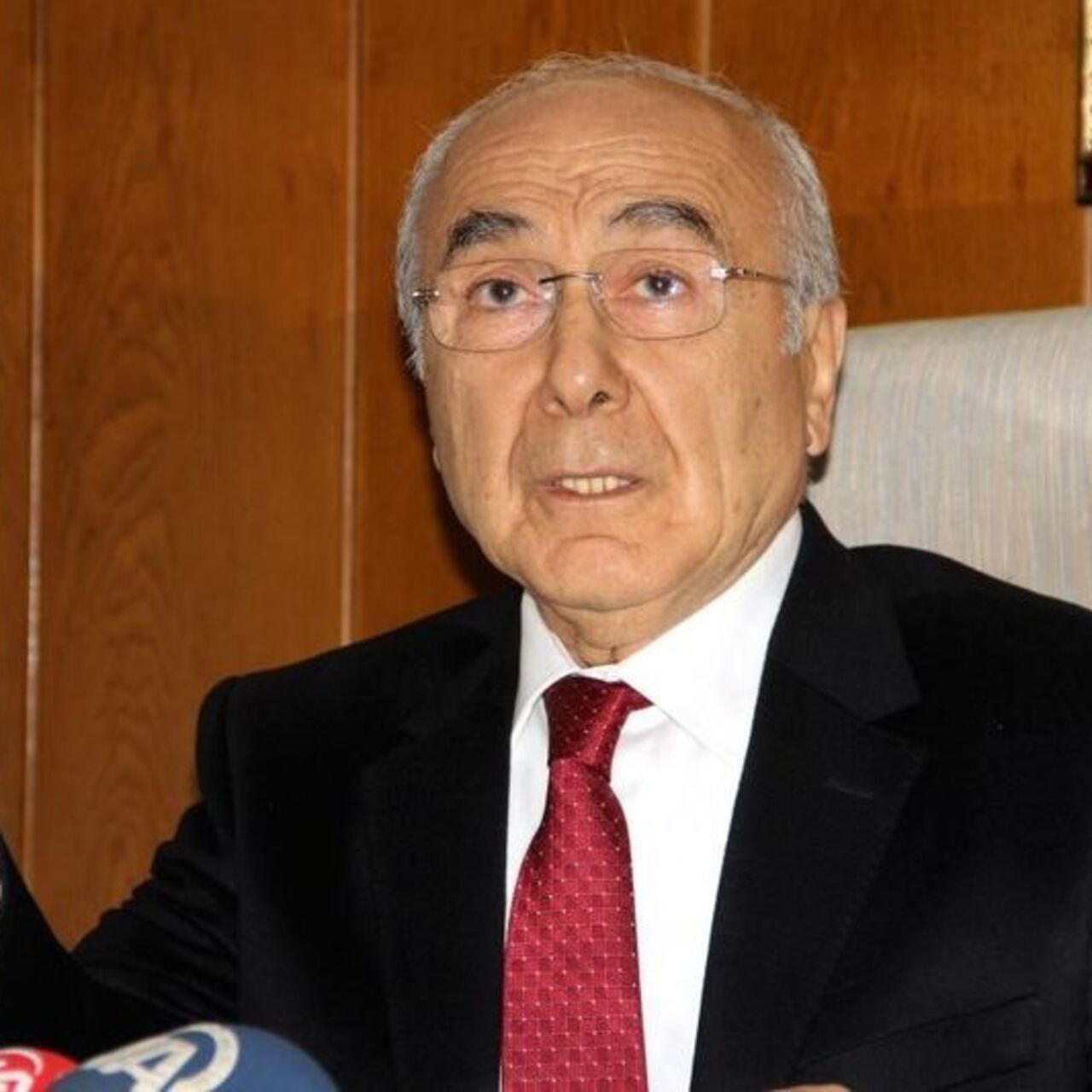 Aytaç Durak uçakta fenalaştı