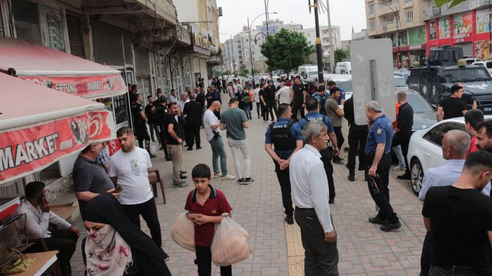 Şırnak'ta husumetli grupların bıçaklı kavgasında kan aktı