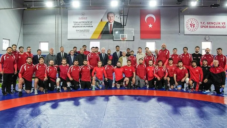 Grekoromen Güreş Milli Takımı Avrupa şampiyonası öncesi basınla buluştu