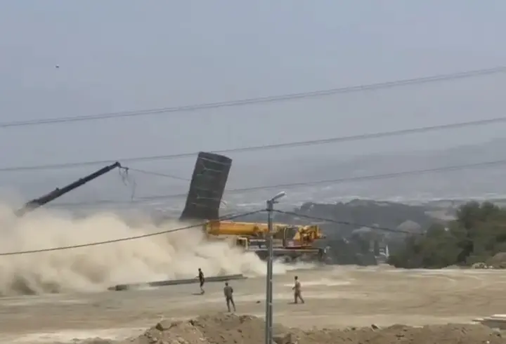 Freni patlayan vinç uçuruma yuvarlandı; 2 ağır yaralı